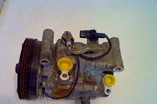 Compresseur air conditionne SUZUKI SWIFT III 2007 occasion — photo 2
