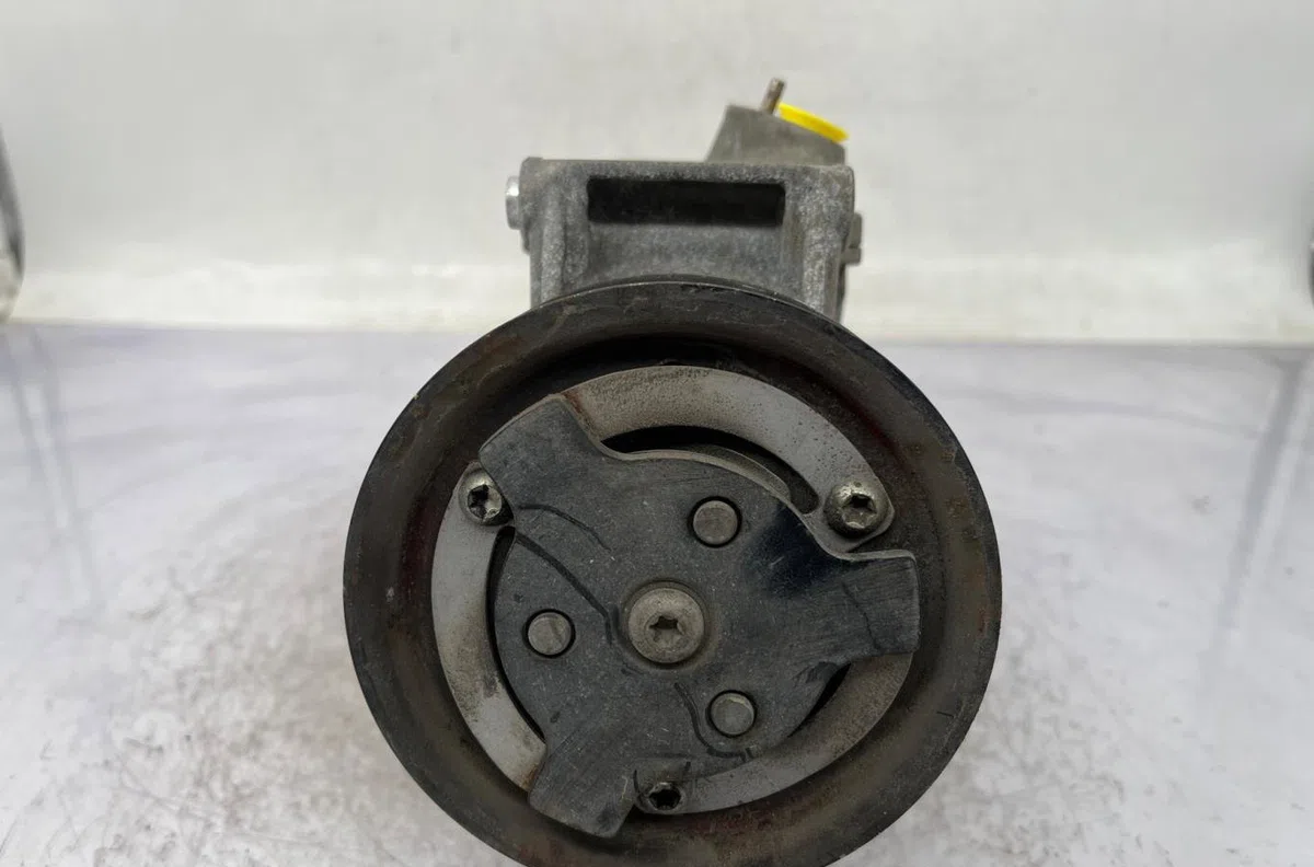 Compresseur air conditionne VOLKSWAGEN GOLF 6 occasion — photo 2