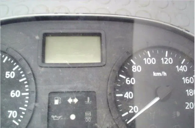 Compteur Dacia LOGAN (LS_) 1.4 (lsoa, lsoc, lsoe, lsog) (2004) occasion — photo 2