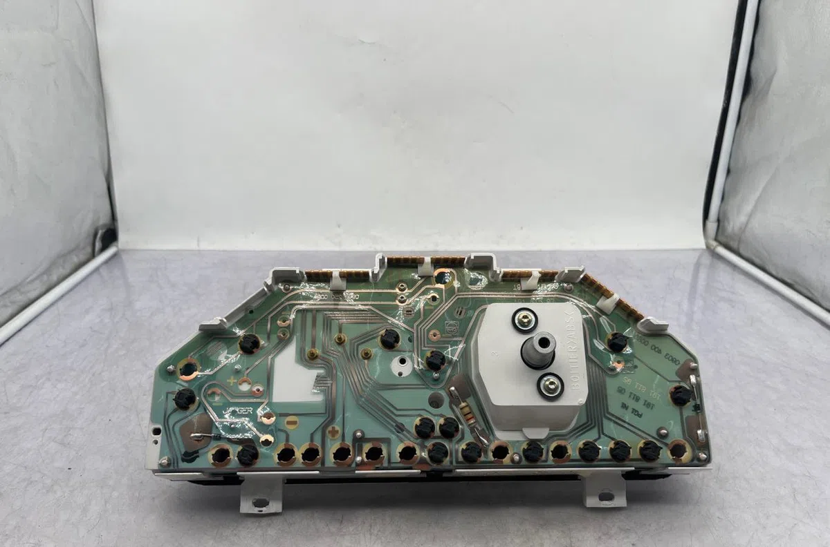 Compteur PEUGEOT 106 PHASE 1 occasion — photo 2