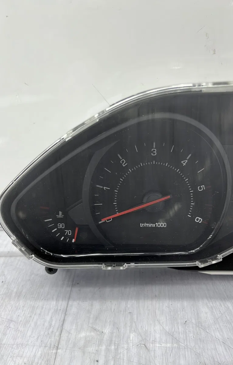Compteur PEUGEOT 208 1 PHASE 1 occasion — photo 3