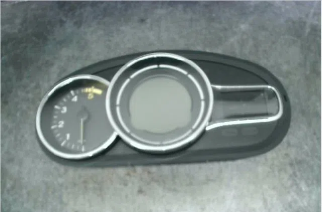 Compteur RENAULT MEGANE III COUPE 2011 occasion — photo 3