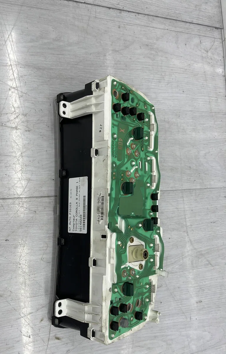 Compteur TOYOTA COROLLA 9 PHASE 1 occasion — photo 2
