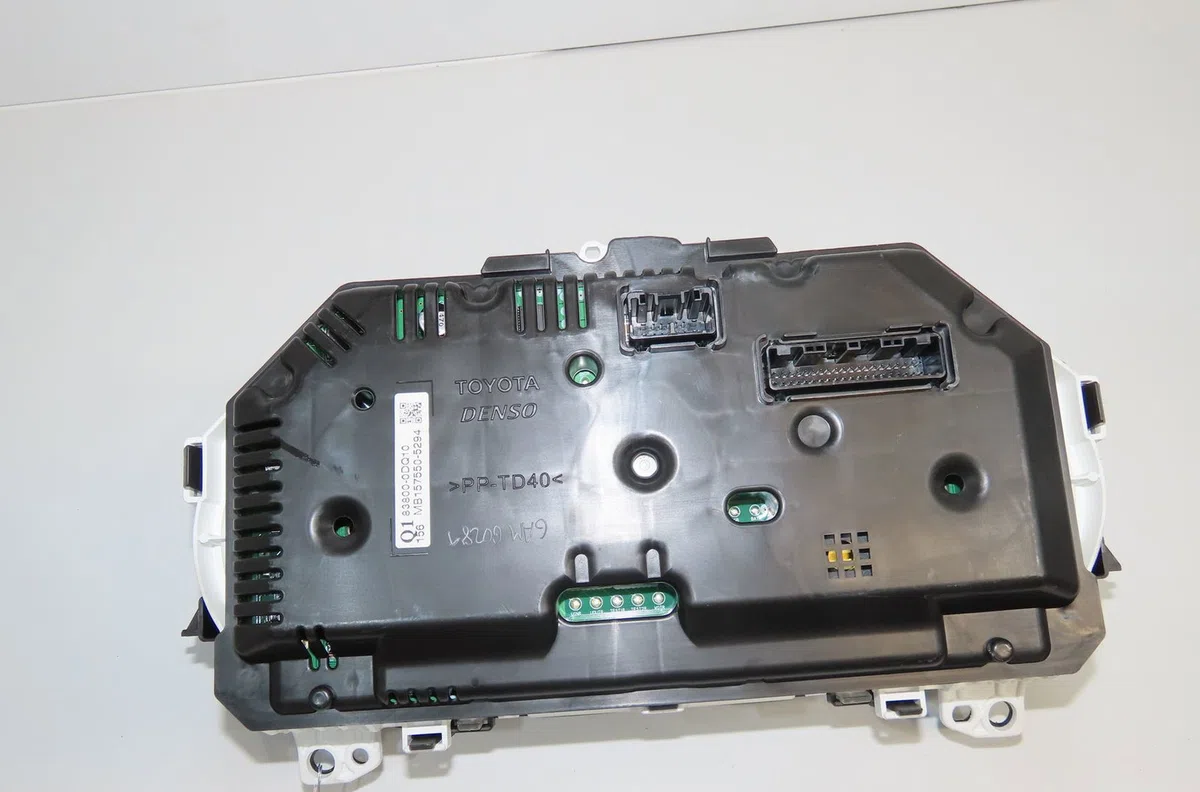 Compteur Toyota YARIS (_P13_) 1.4 d (nlp130_) (2011) occasion