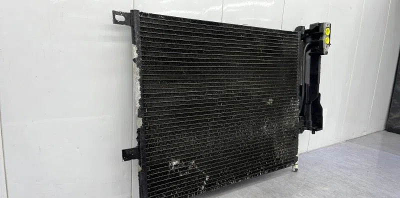 Condenseur clim BMW SERIE 3 E46 COUPE PHASE 1 occasion — photo 3