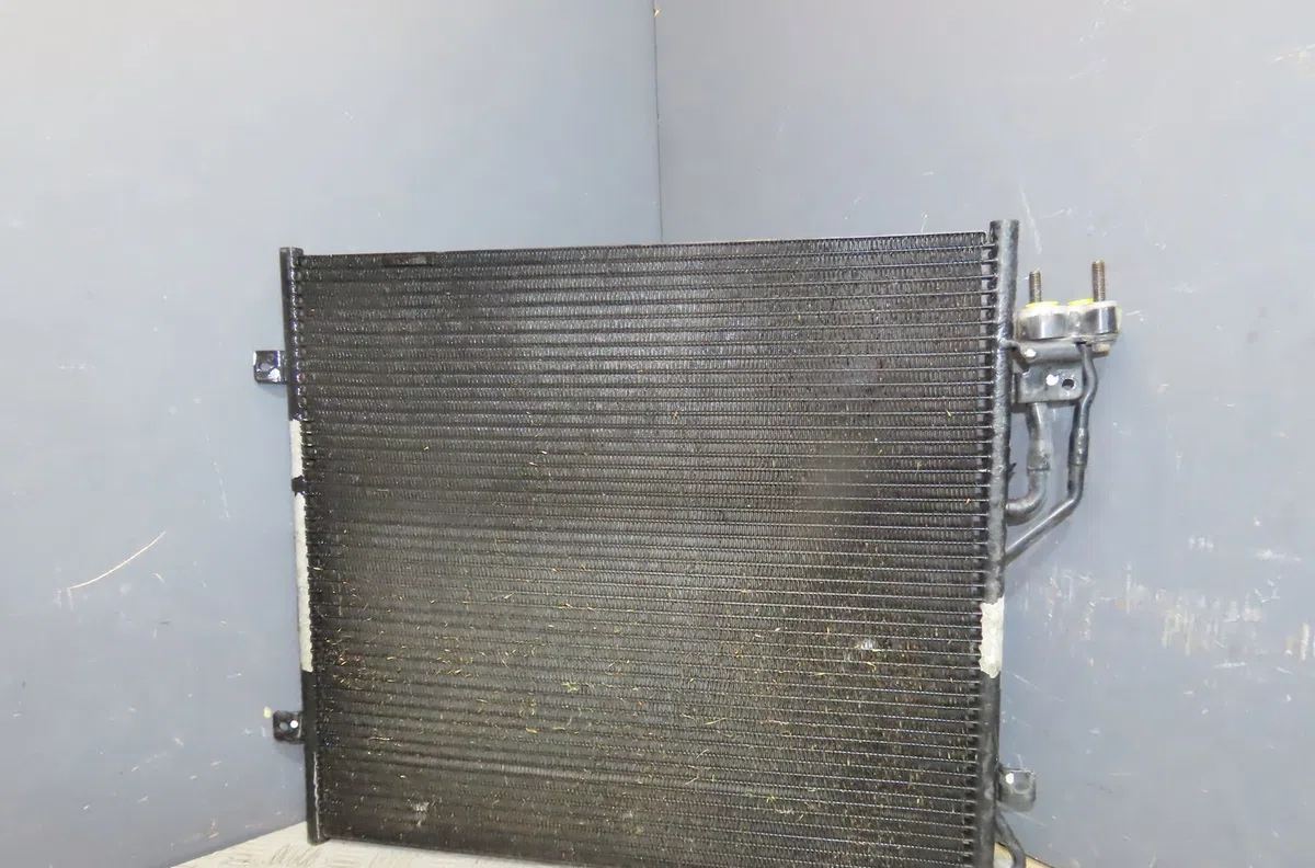 Condenseur clim Jeep CHEROKEE (KJ) 2.8 crd 4x4 (2004-2008) occasion — photo 2