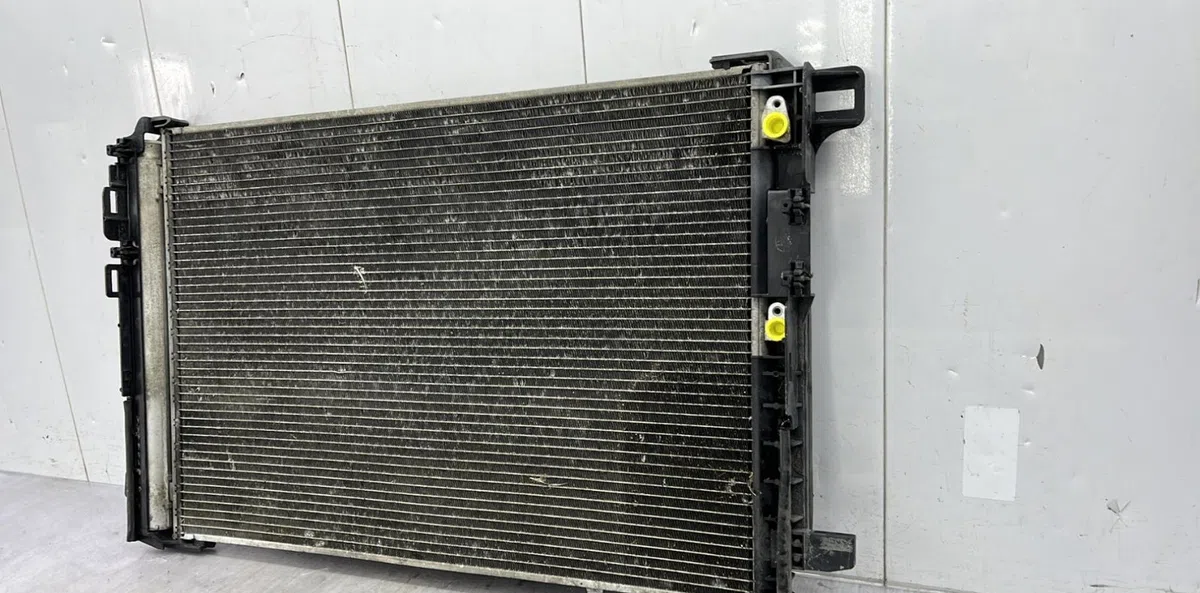 Condenseur clim MERCEDES CLASSE C 204 PHASE 1 occasion — photo 4