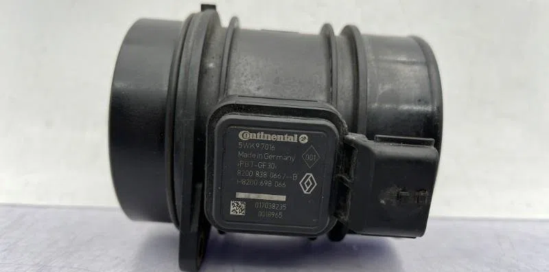Debimetre air RENAULT LAGUNA 3 PHASE 1 COUPE occasion