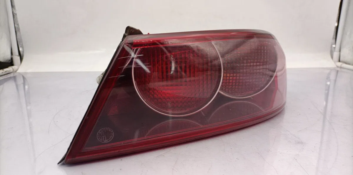 Feu arrière droit ALFA ROMEO 159 BREAK occasion