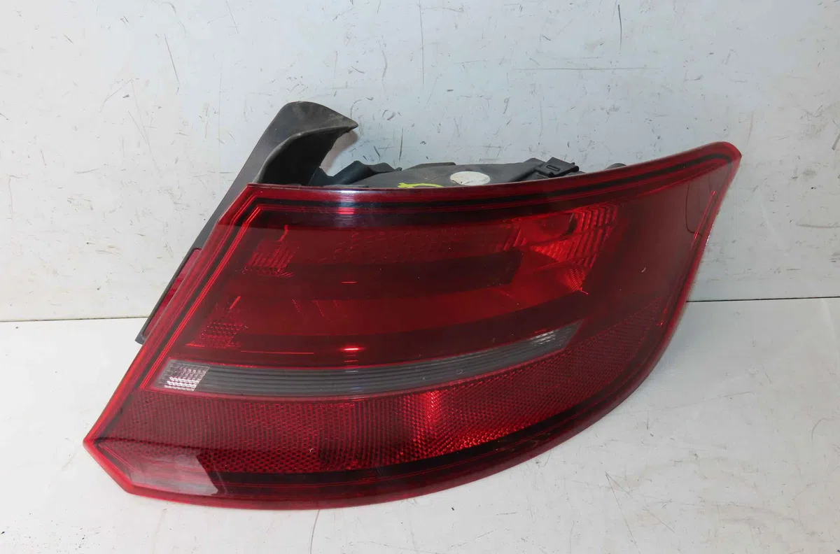 Feu arrière droit AUDI A3 III occasion
