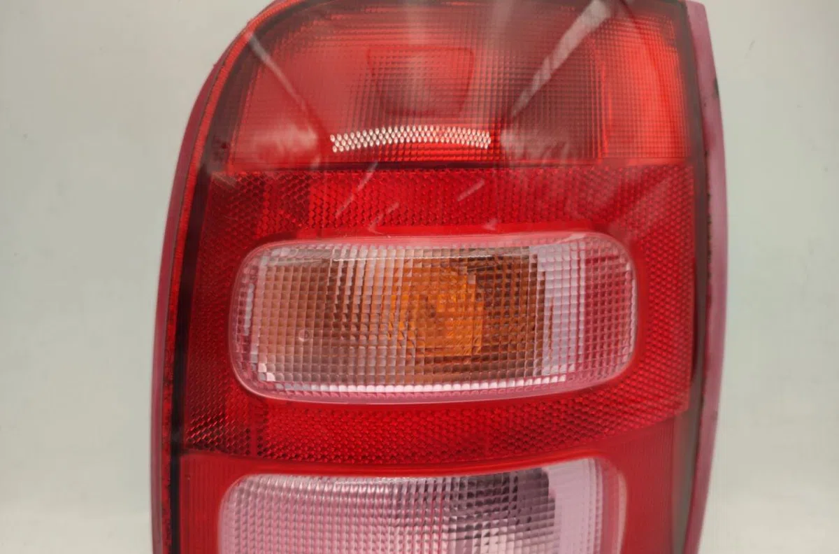 Feu arrière droit NISSAN MICRA 2 PHASE 4 occasion