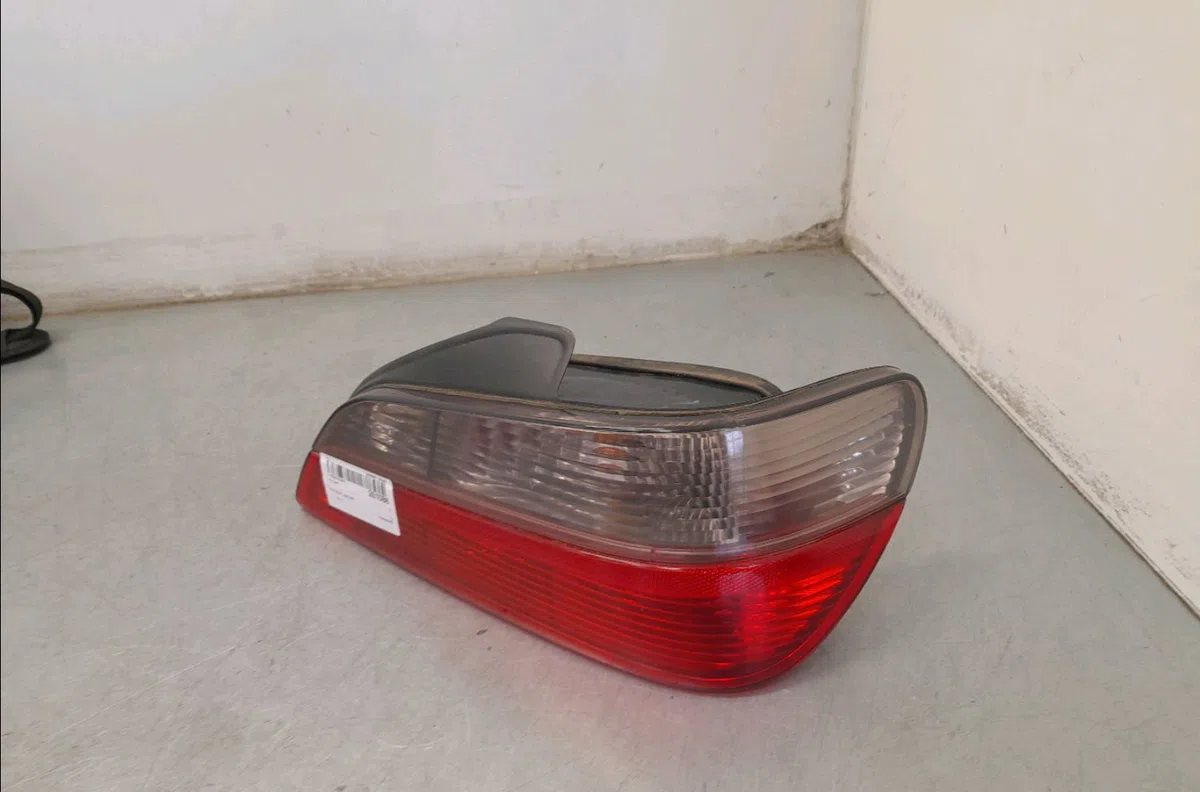 Feu arrière droit Peugeot 406 (8B) 1.6 (1995-2004) occasion