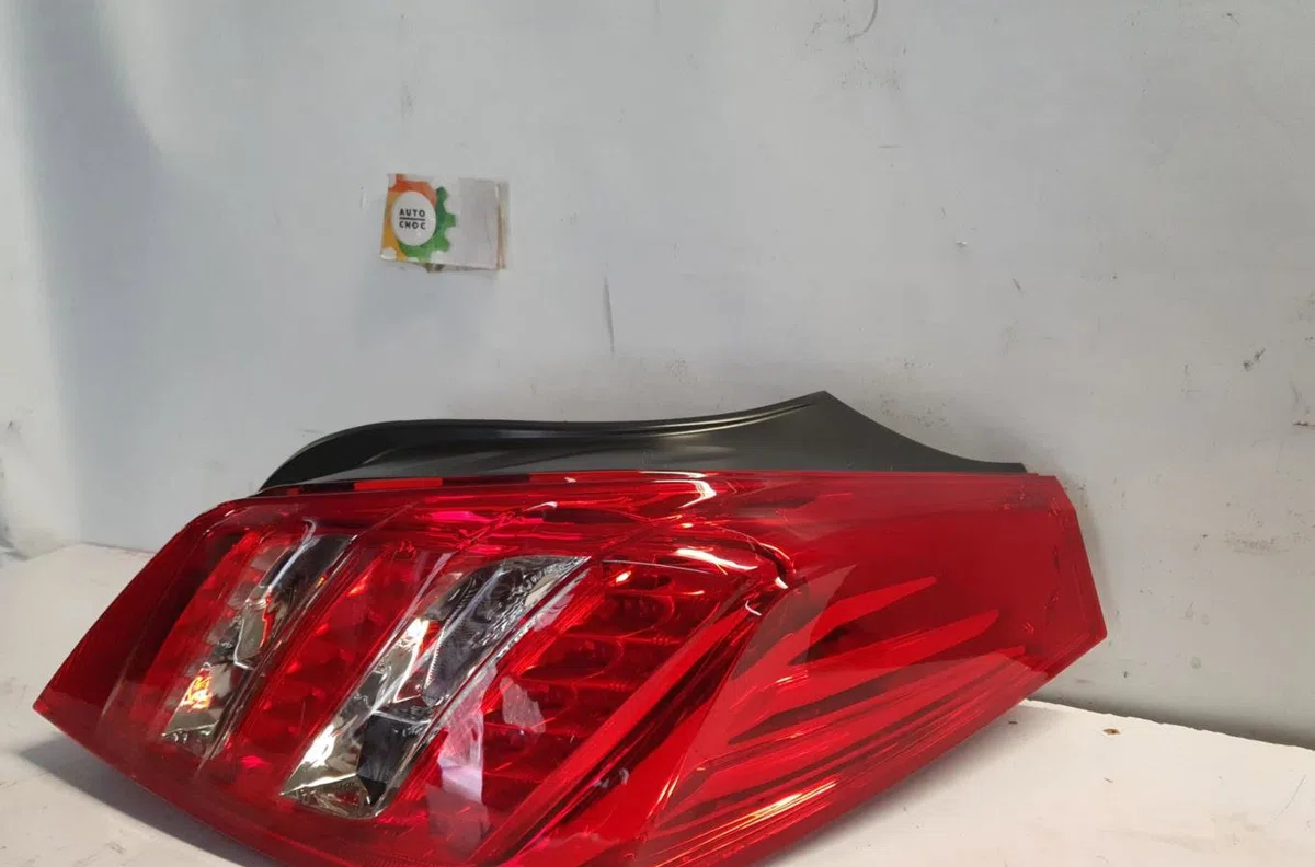 Feu arrière droit PEUGEOT 508 1 PHASE 1 occasion