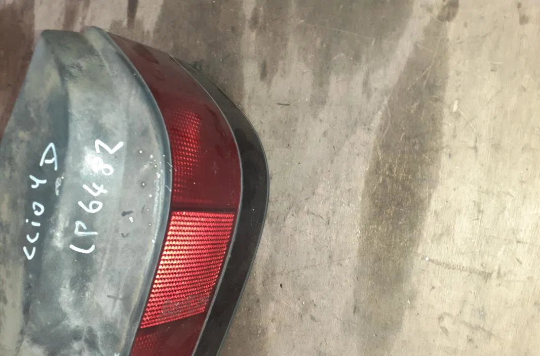 Feu arrière droit RENAULT CLIO 1 PHASE 1 occasion
