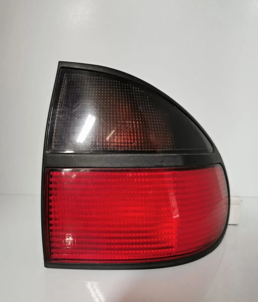 Feu arrière droit RENAULT LAGUNA 1 PHASE 1 occasion