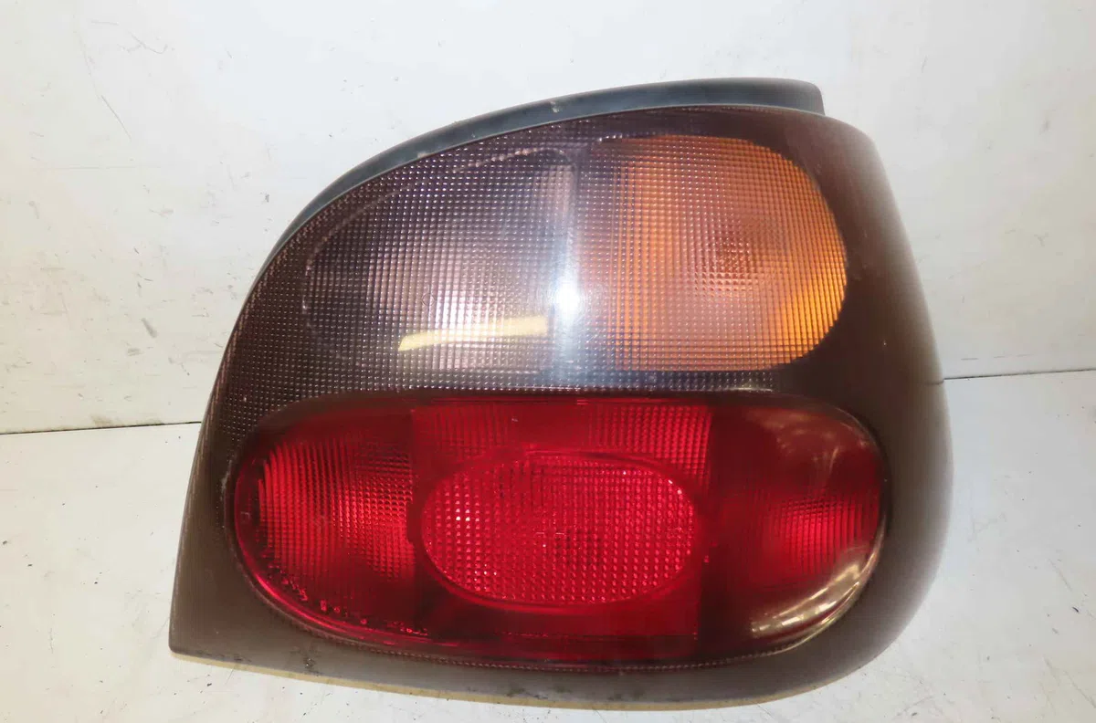 Feu arrière droit RENAULT MEGANE  I occasion