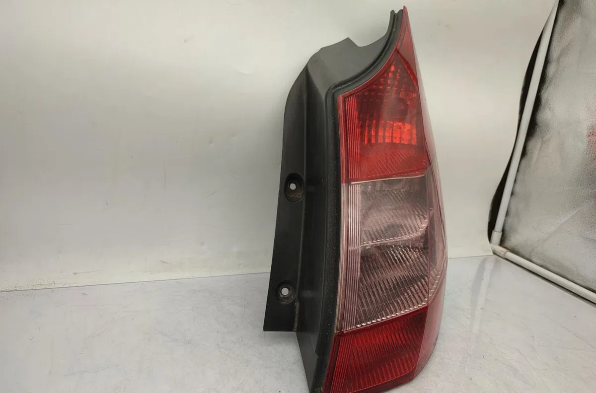 Feu arrière droit RENAULT SCENIC 2 PHASE 1 occasion