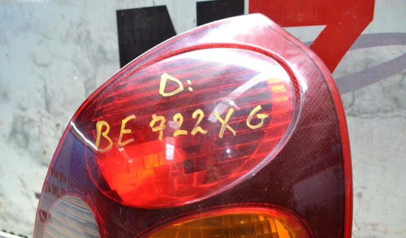 Feu arrière droit TOYOTA COROLLA 9 PHASE 1 occasion