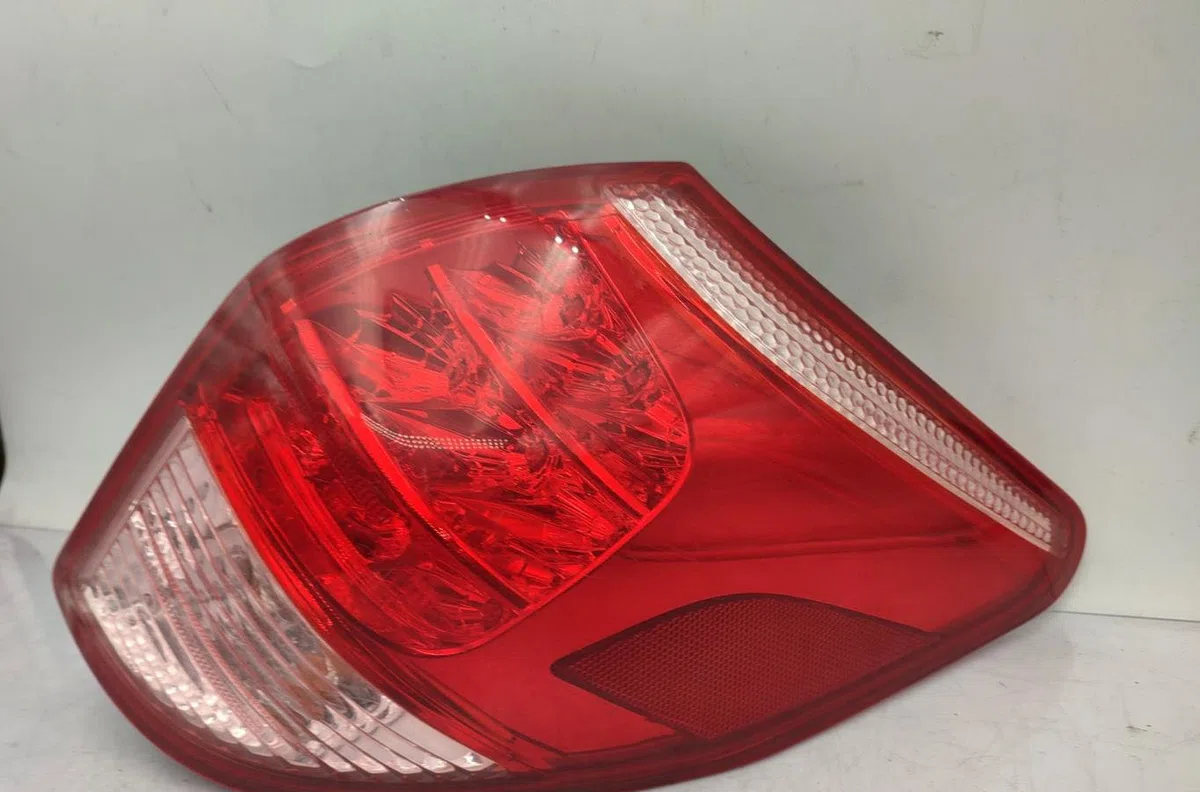 Feu arrière droit TOYOTA RAV4 3 PHASE 1 occasion