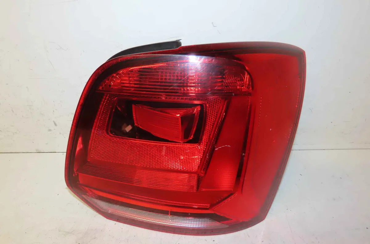 Feu arrière droit VOLKSWAGEN POLO V occasion