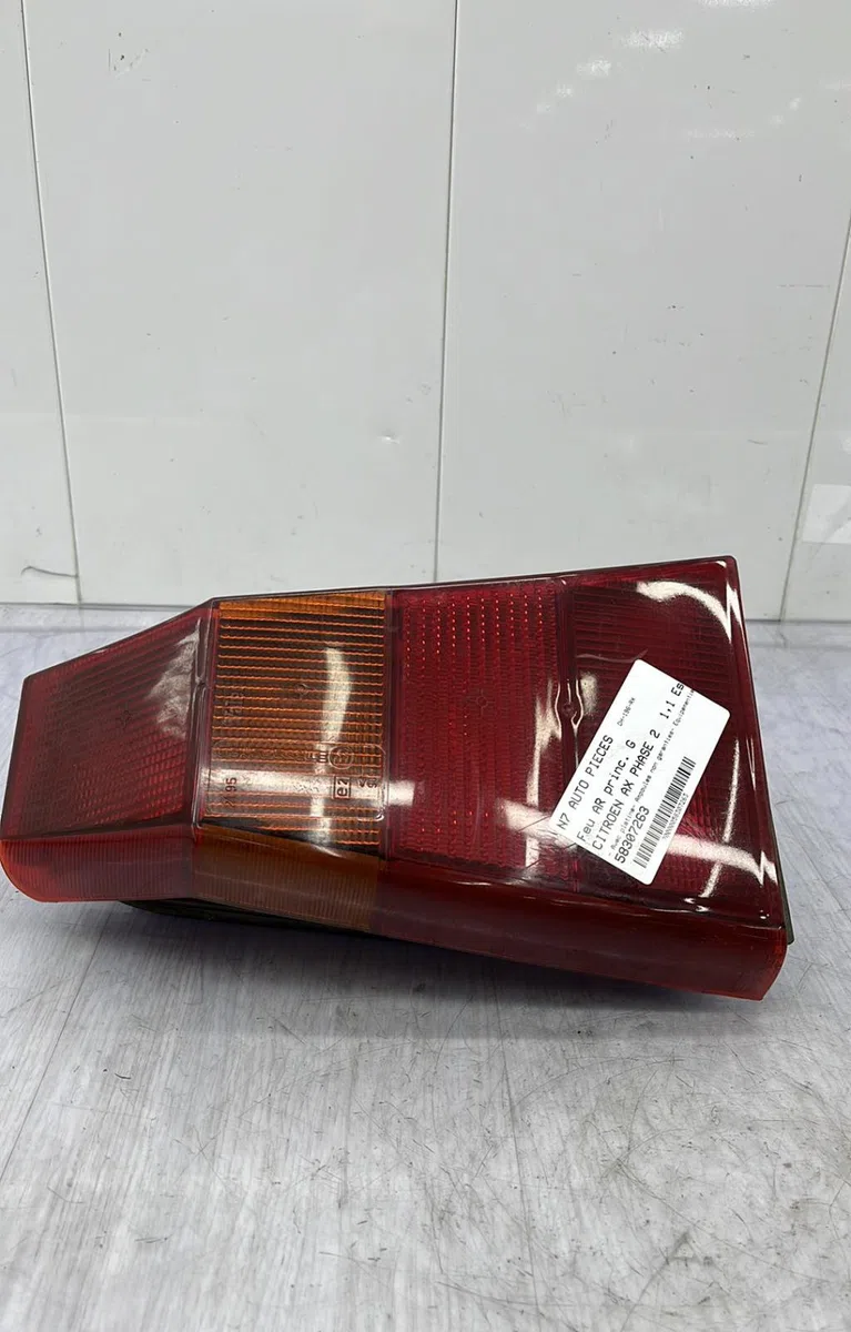 Feu arrière gauche CITROEN AX PHASE 2 occasion
