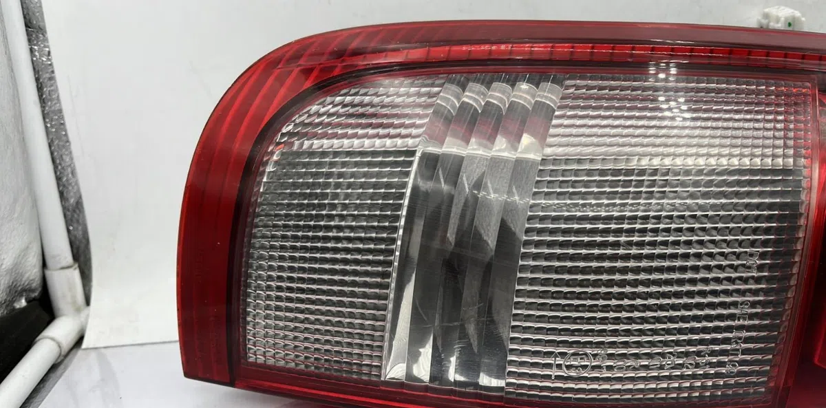 Feu arrière gauche NISSAN T30 occasion