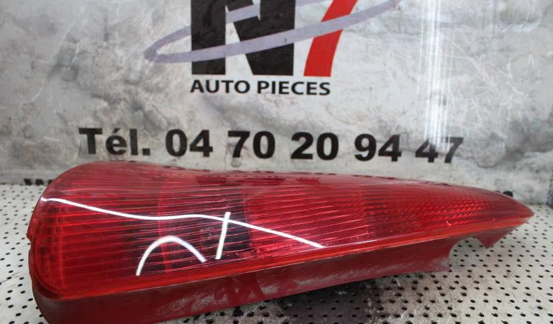 Feu arrière gauche PEUGEOT 206 PHASE 1 BREAK occasion