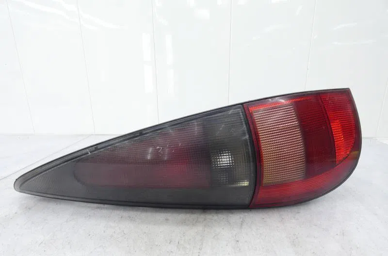 Feu arrière gauche RENAULT LAGUNA 1 PHASE 2 BREAK occasion