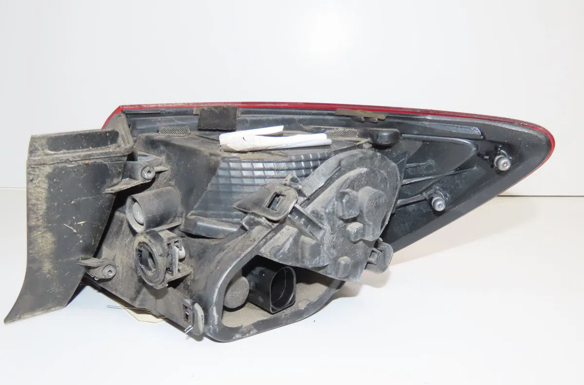 Feu arrière gauche Seat LEON (5F1) 2.0 tdi (2012-2020) 5 portes occasion