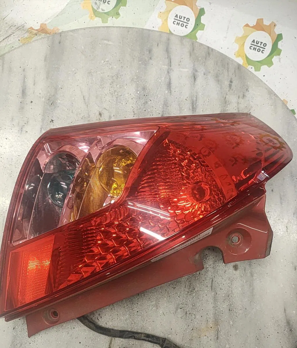 Feu arrière gauche SUZUKI SWIFT 3 occasion
