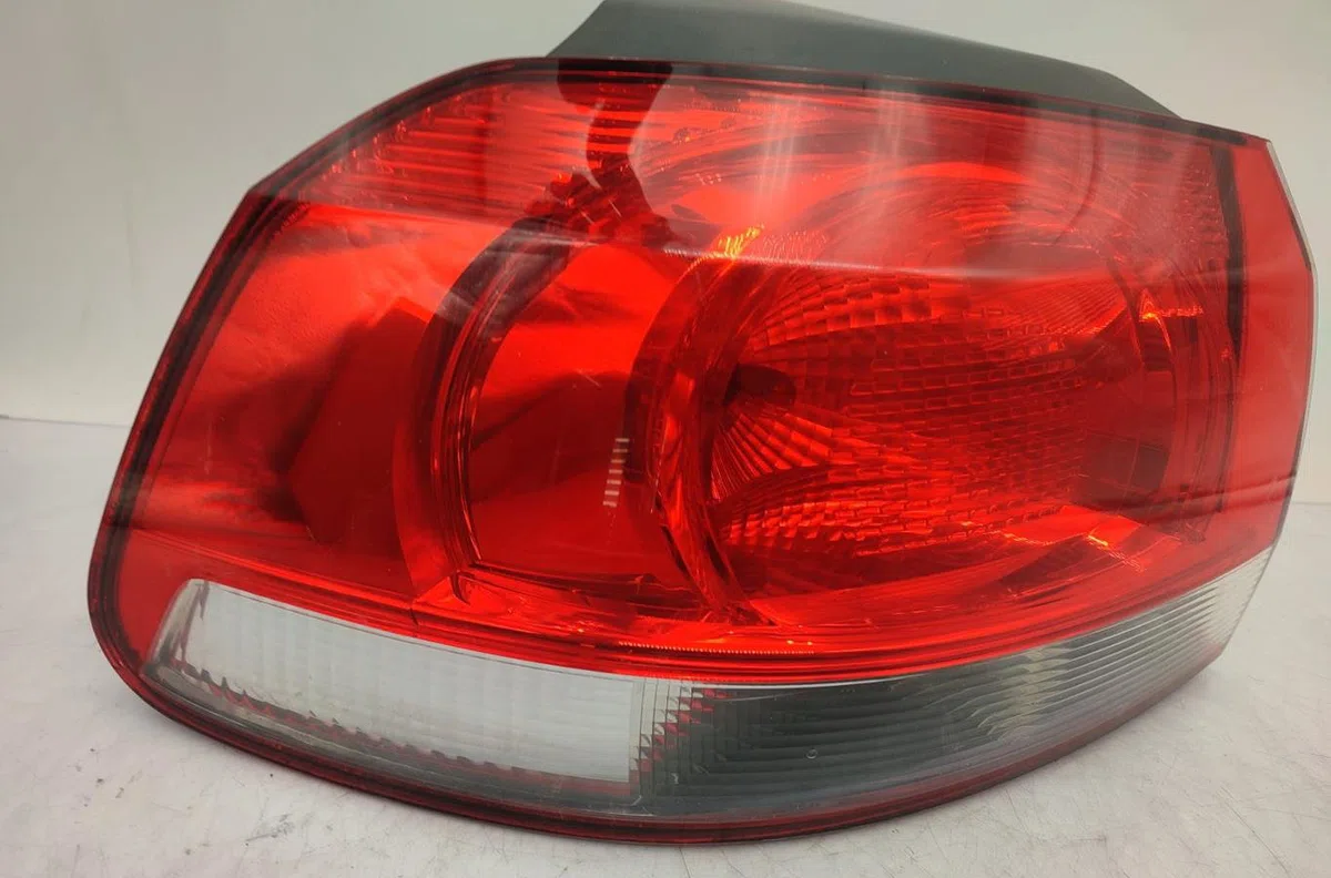 Feu arrière gauche VOLKSWAGEN GOLF 6 occasion