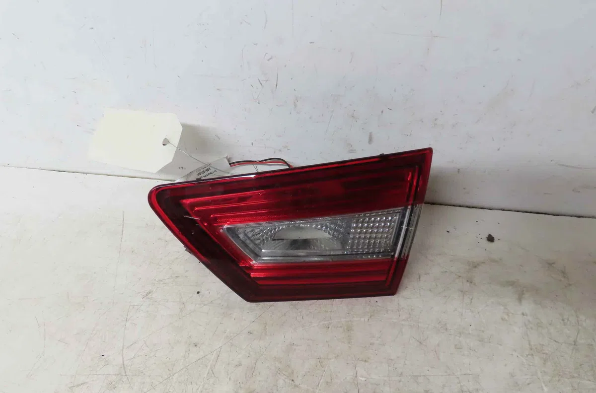 Feu arrière intérieur droit RENAULT CLIO IV occasion