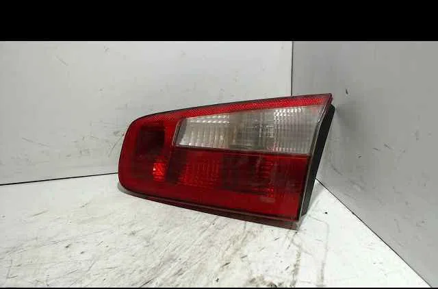 Feu arrière intérieur droit RENAULT LAGUNA  II occasion