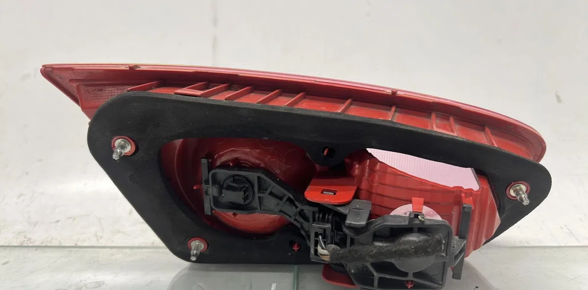 Feu arrière intérieur droit SEAT LEON 2 PHASE 1 occasion