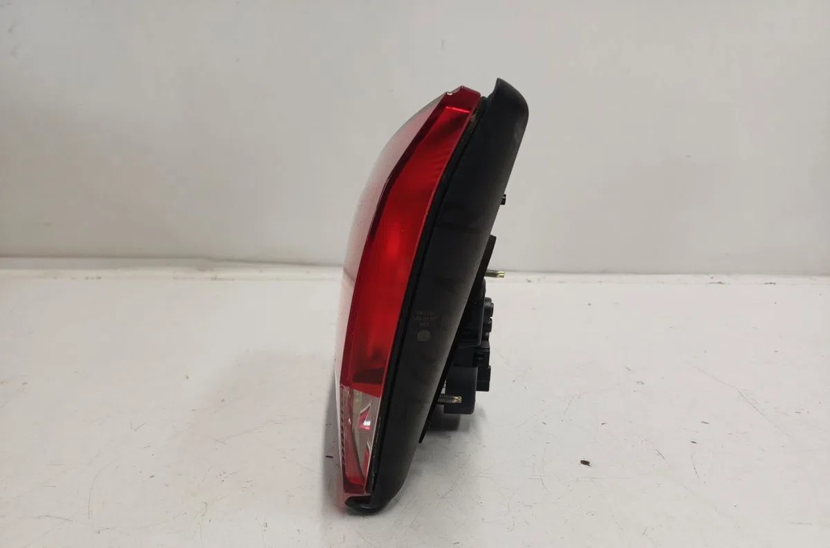Feu arrière intérieur droit VOLKSWAGEN GOLF 6 occasion