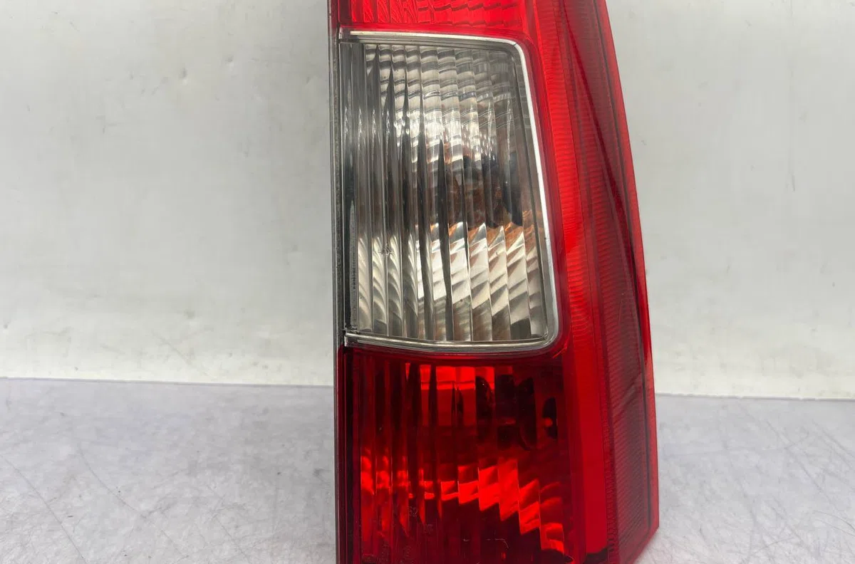 Feu arrière intérieur droit VOLVO V 70 1 PHASE 2 BREAK occasion