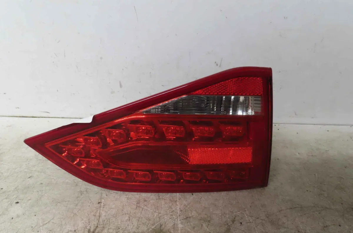 Feu arrière interieur gauche AUDI A4 III occasion