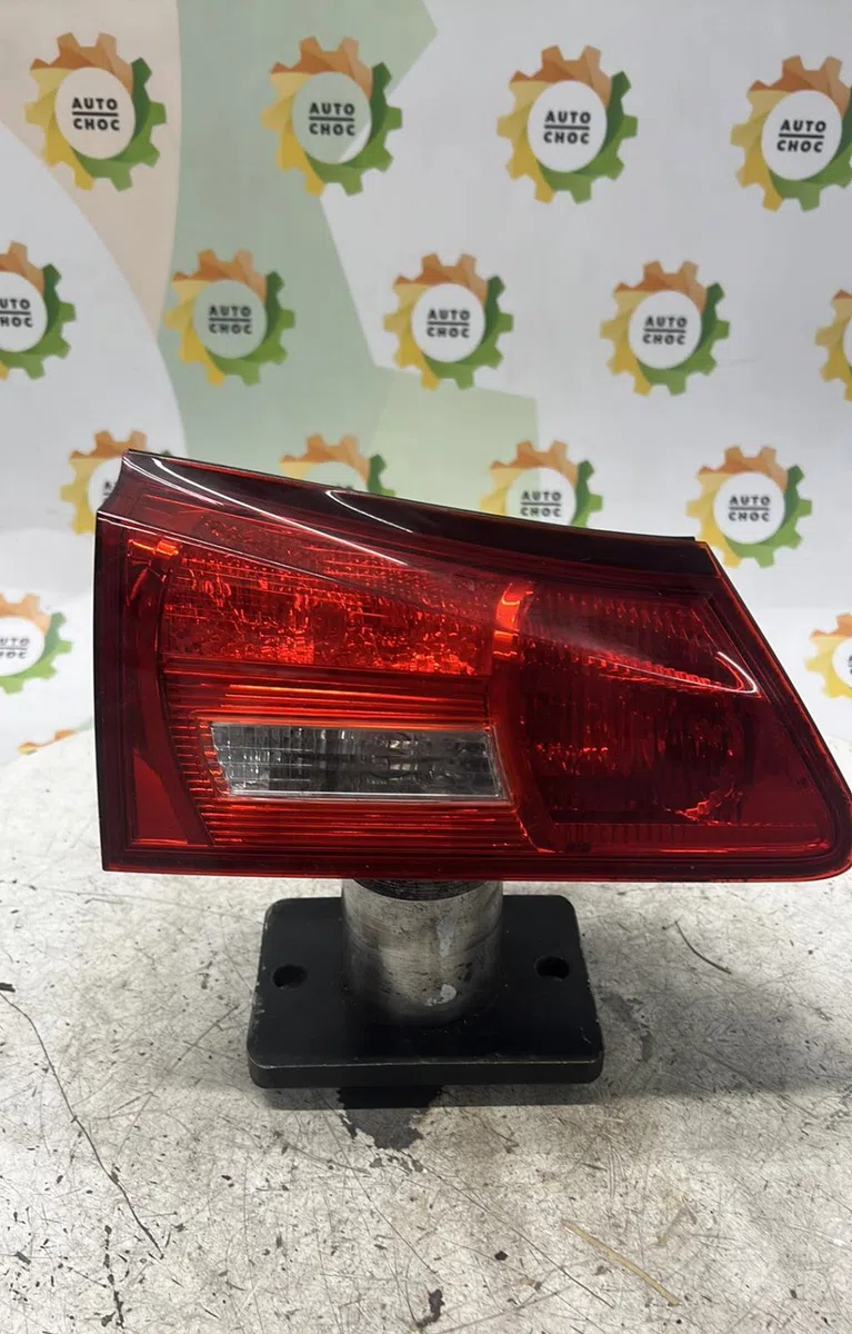Feu arrière interieur gauche LEXUS IS 2 PHASE 1 occasion