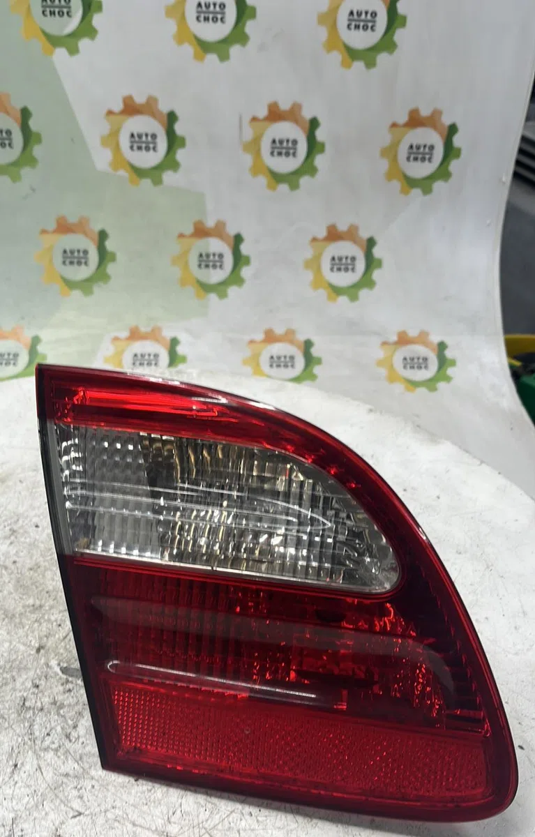 Feu arrière interieur gauche MERCEDES CLASSE E 211 PHASE 1 BREAK occasion