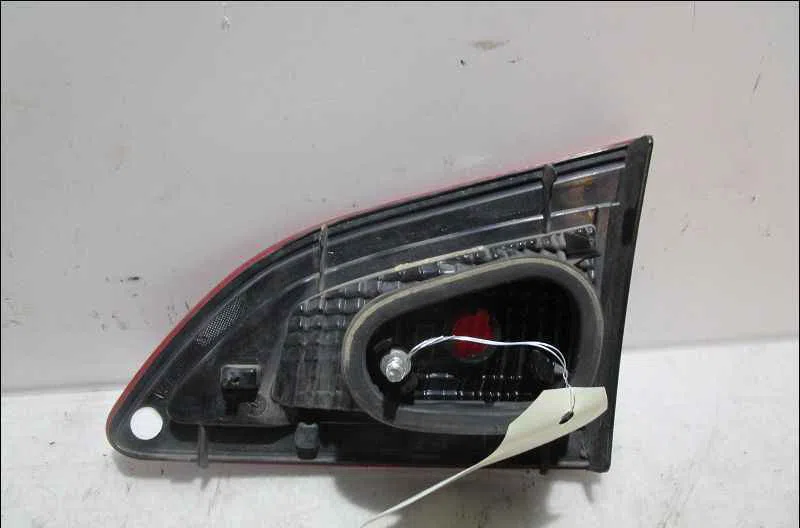 Feu arrière interieur gauche RENAULT SCENIC III occasion