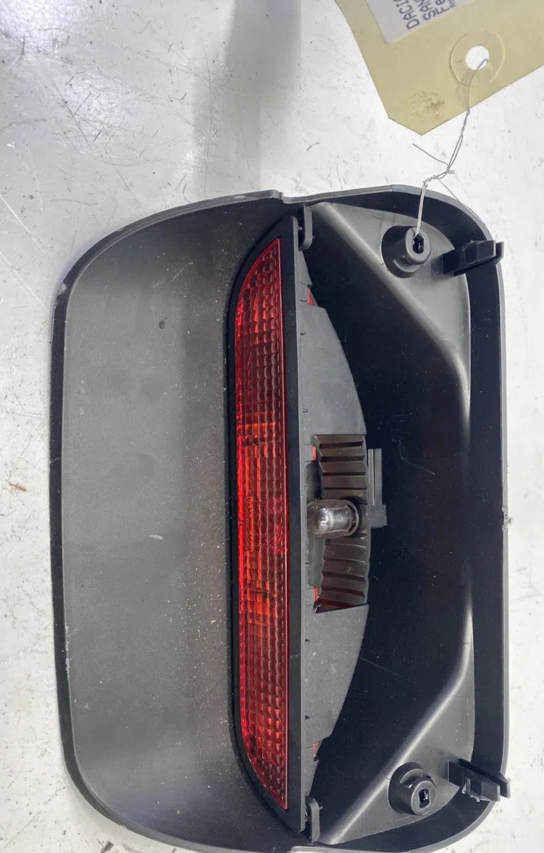 Feux stop supplementaire DACIA SANDERO 2 PHASE 1 occasion