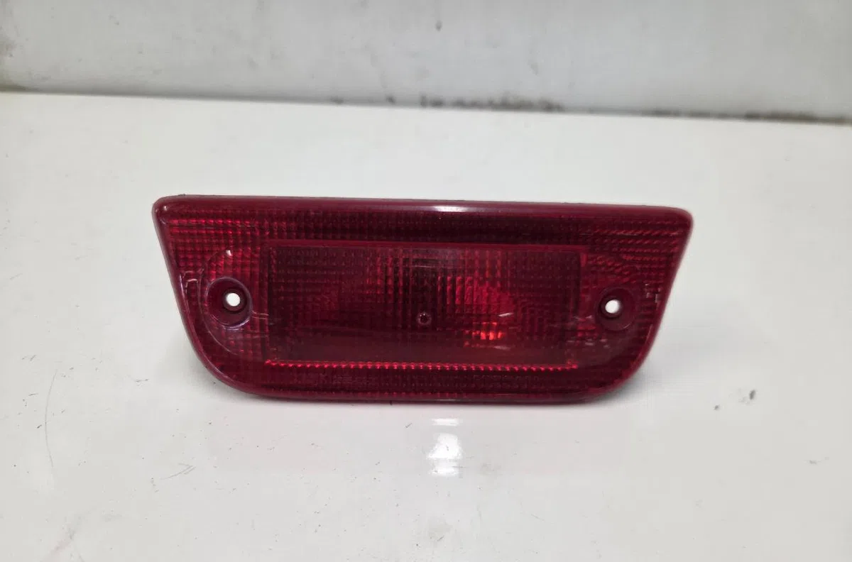 Feux stop supplementaire NISSAN NV200 occasion