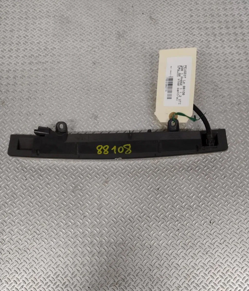 Feux stop supplementaire Peugeot 208 I (CA_, CC_) 1.2 vti 82 (2012) occasion