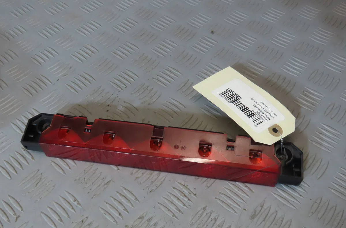 Feux stop supplementaire PEUGEOT 407 2008 occasion