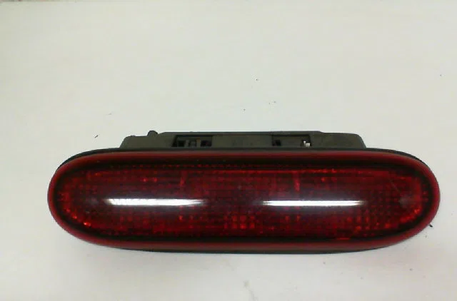 Feux stop supplementaire RENAULT CLIO I Phase 3 03-1996--08-1998 1.2 occasion