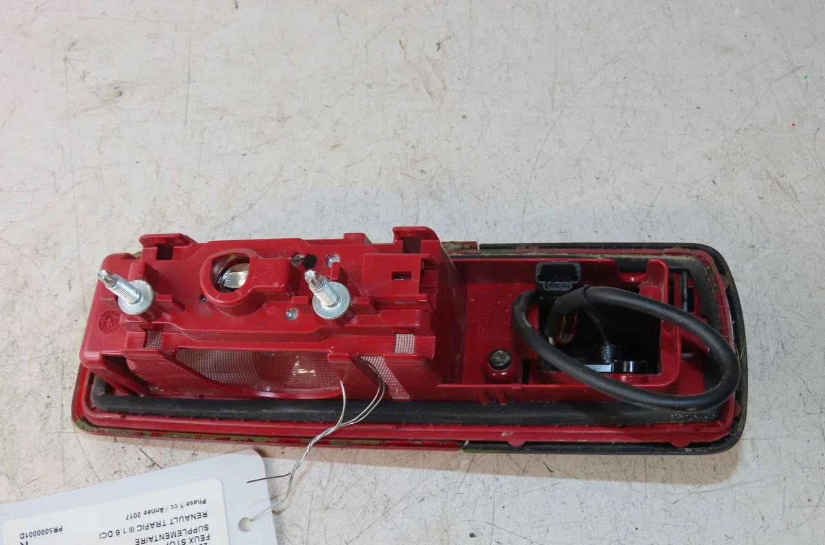 Feux stop supplementaire RENAULT TRAFIC III occasion