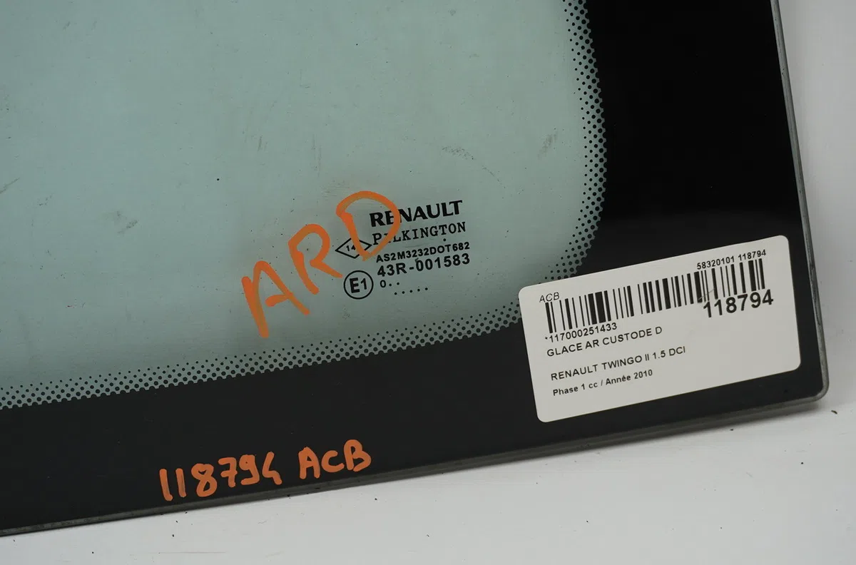 Glace ar custode d Renault TWINGO II (CN0_) 1.5 dci 75 (2010) 3 portes occasion