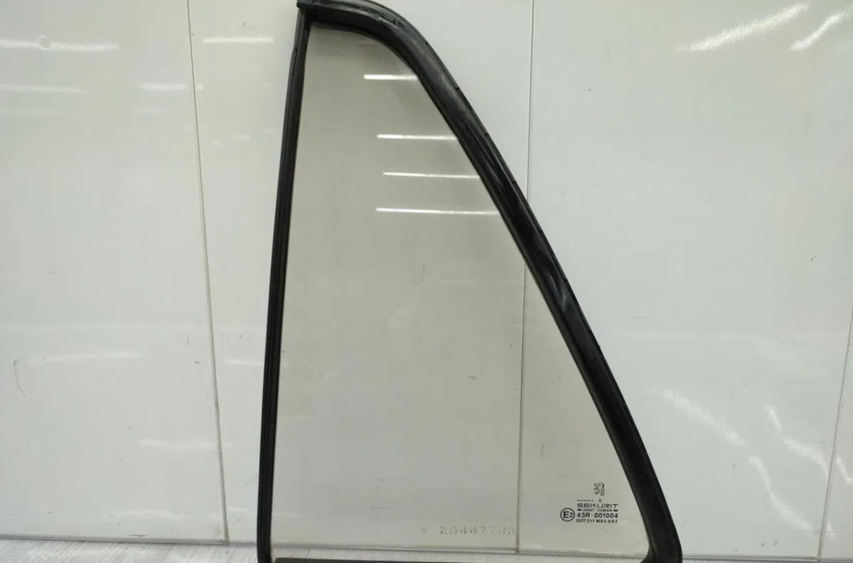 Glace fixe porte ar g PEUGEOT 205 PHASE 2 occasion
