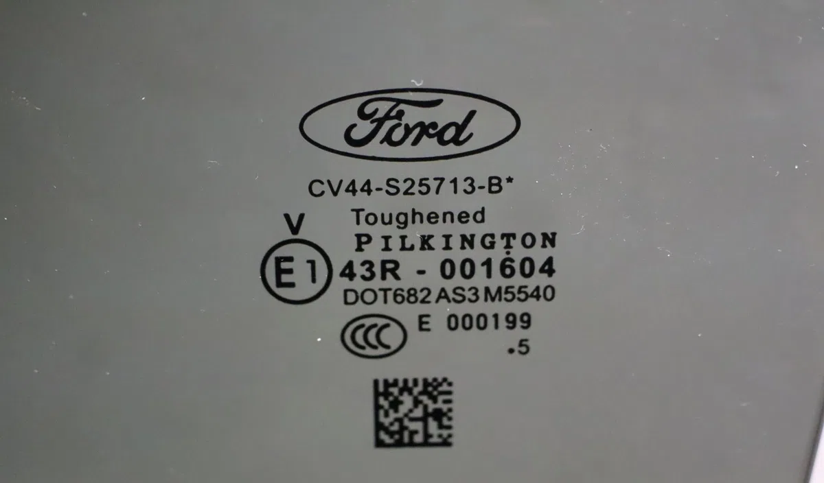 Glace porte ar g Ford KUGA II (DM2) 2.0 tdci (2013-2014) occasion