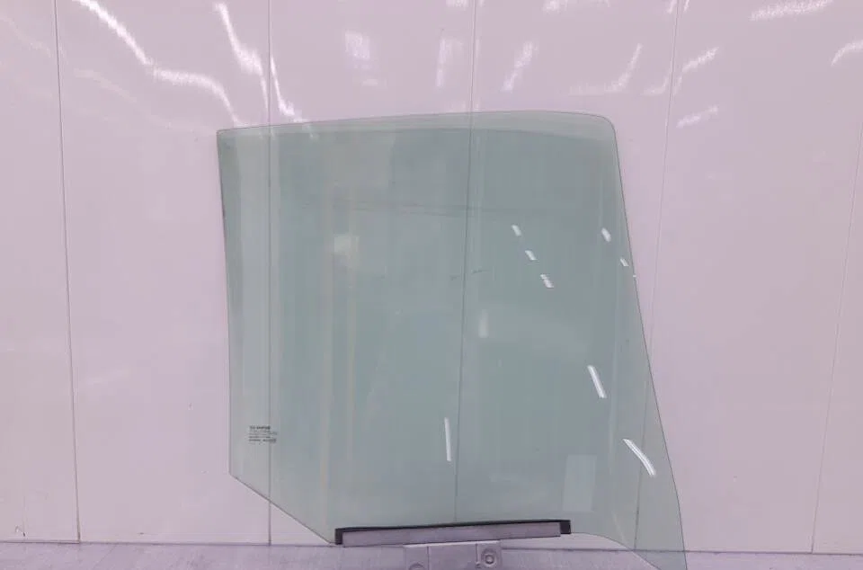 Glace porte ar g RENAULT CLIO 2 PHASE 1 occasion